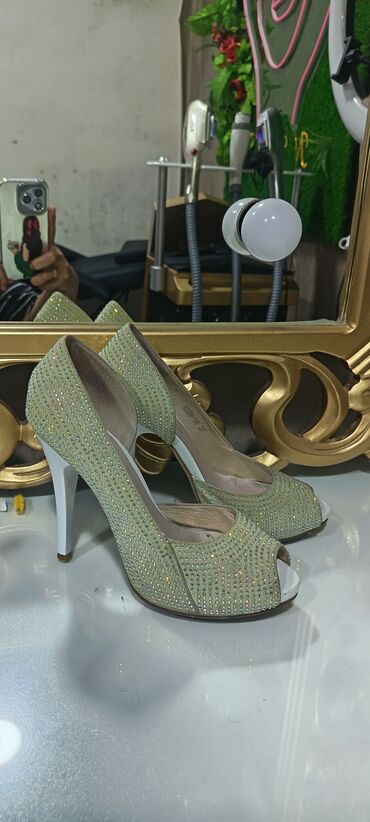 Çəkmələr: Ölçü: 38, İşlənmiş — 8