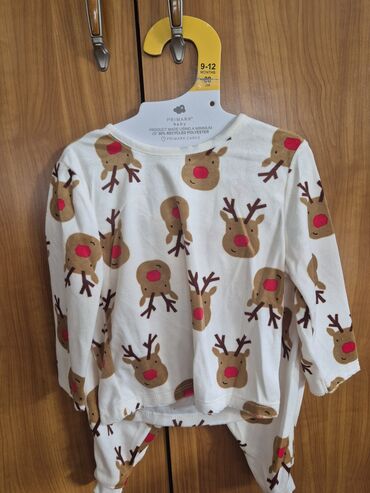 Ostala dečija odeća: 2 vrste komplet odelca za Deda Mraza. 1. Plišana pidžamica i — 8