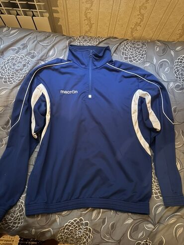 женские трикотажные спортивные костюмы: Macron idman üst geyimi - Model: yarımfermuarlı (quarter-zip) trening