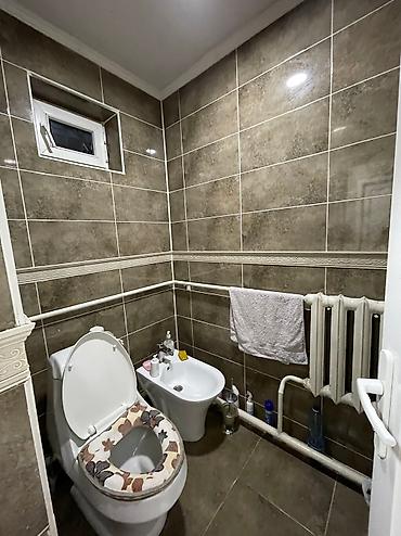 Продажа коттеджей и домов: 🏡 *Продается дом в Золотом Квадрате!* 📍 Ул. Айдаралиева 8 (между — 13