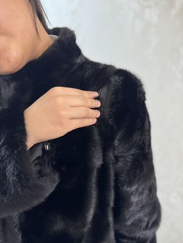 Шубы: Шуба из норки, классический прямой крой, длина миди. Размер M,L.Цвет — at lalafo.kg — 5 Шубы: Шуба из норки, классический прямой крой, длина миди. Размер M,L.Цвет — — 5