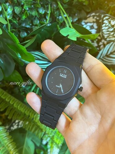 xacmaz qizil instagram: Qol saatı, rəng - Qara