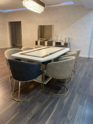 Sifarişlə divanlar: Qonaq otağı üçün, İşlənmiş, Kvadrat masa, 8 stul