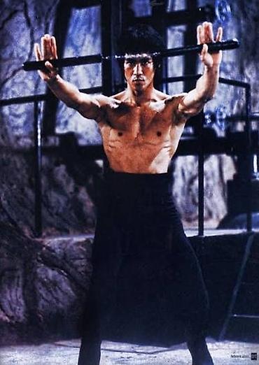 NUNCHUCKS, как у Брюса Ли,, настоящие, не бутафория которые продают