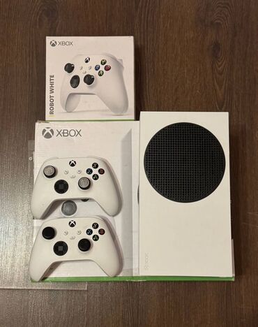 xbox one x: İdeal veziyetde iki eded pultnan cox az islenib avropadan özüm