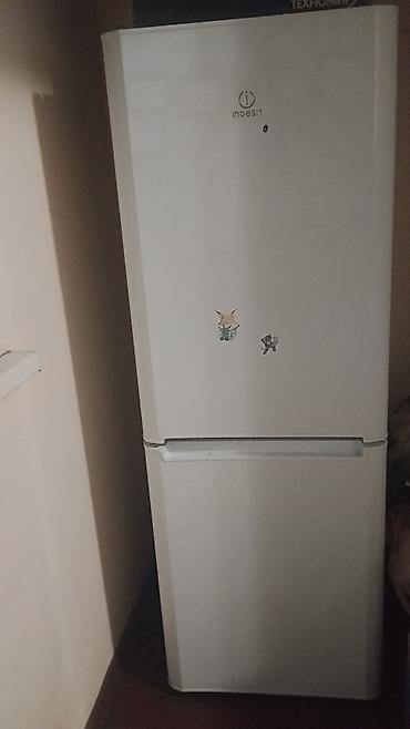 freezer: Холодильник Indesit, классический белый цвет, с нижней морозильной — 3