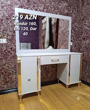 yataq trafosu: Ağ rəngdə, geniş güzgülü makiyaj/komod stol. Üst hissədə iri — 1