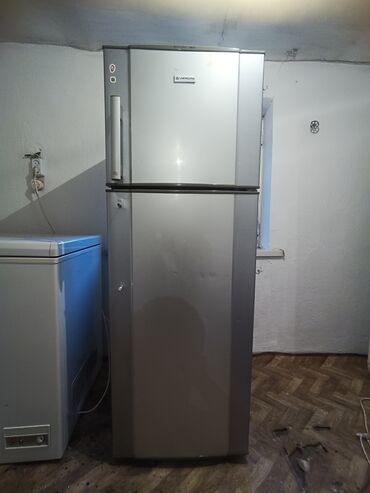 халодилник бу: Холодильник Avest, Б/у, Двухкамерный, 55 * 150 *
