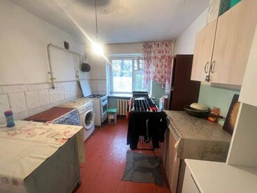сдаю комнату на иссык куле: 1 комната, 14 м², Общежитие и гостиничного типа, 1 этаж, Старый ремонт