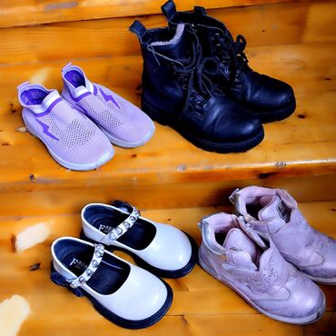 обувь 19 размер: Детская женская обувь Все в хорошем состоянии цена за все 4пары