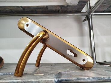 dəmir qapl: Qapı üçün dəst – tutacaq və dekorativ üzlük paneli - Material: metal