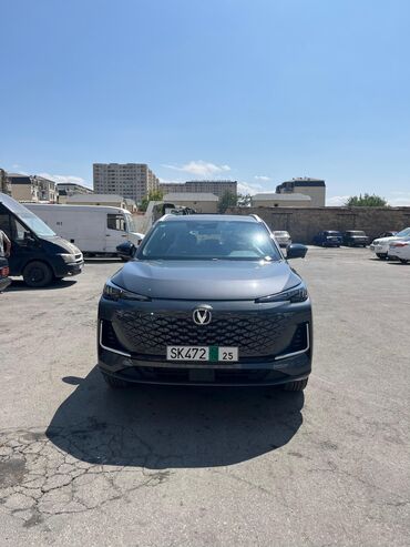 3 kameralı videoregistrator: Changan Kompakt Krossover (şəhər SUV) Dizayn və eksteryer: - Geniş