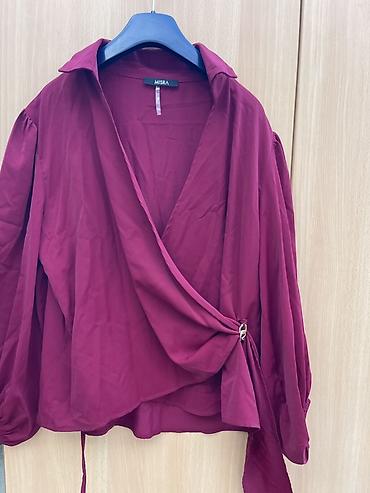 Qadın geyimləri: MİSRA qadın bluzu – bordo rəngdə, kəsişən (wrap) model. - Yumuşaq — 1