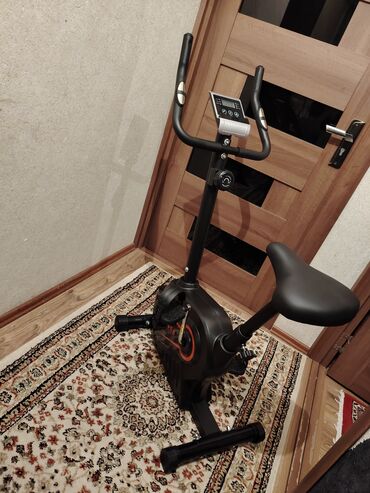 qaçış trenajorları: Fitness İdman Velosipedi LED Ekranlı Qara Az işlənmişdir əla