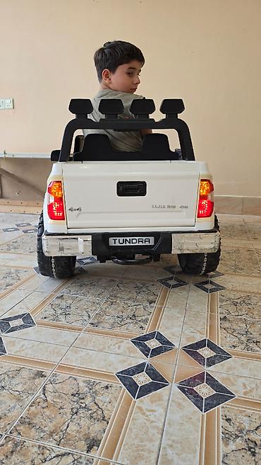 elekt: Toyota Tundra 2 Uşaq üçün nəzərdə tutulub, Hərşeyi işləyir çox az — 5