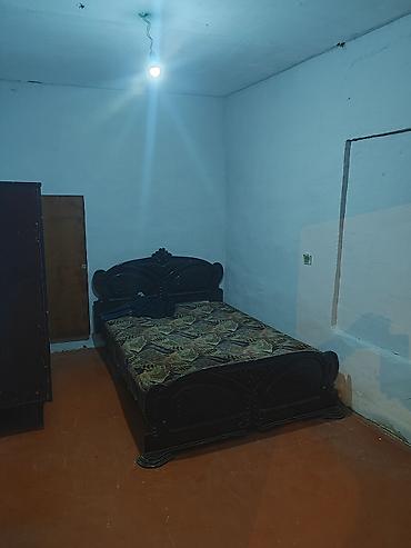 Həyət evləri və villalar: Koroğlu Böyükşor qəsəbəsində yerləşən köhnə həyət evi – 4 otaq — 3