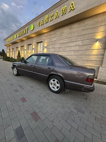 битый машина: Mercedes-Benz W124: 1992 г., 2.3 л, Механика, Бензин, Седан