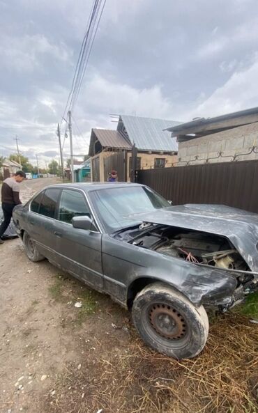 аварийные машины: BMW 520: 1989 г., 2 л, Механика, Бензин, Седан