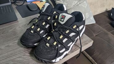 футболка для похудения hot shapers: Мужские кроссовки, 43, Fila, Б/у, цвет - Черный, Самовывоз