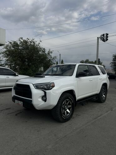 срочно в связи с переездом: Toyota 4Runner: 2019 г., 4 л, Автомат, Бензин, Внедорожник