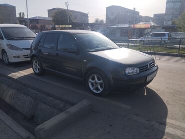 битое авто: Volkswagen Golf: 2002 г., 1.6 л, Механика, Бензин, Хэтчбэк