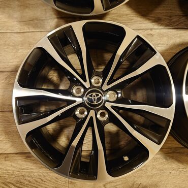 Диски: Диски R 17 Toyota, Комплект, отверстий - 5, Новый — 4