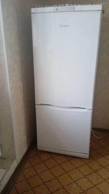 пустой корпус для компьютера: Холодильник Indesit, Двухкамерный