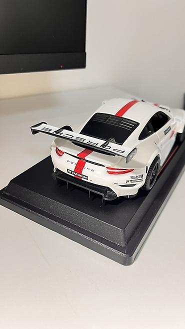 Модели автомобилей: Продаю модель Bburago 1:24 Porsche 911 RSR GT. Оригинал — 4