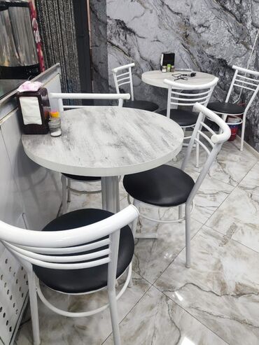 Buz aparatları: Xörek qaşığı 25 Vilka. 25 Xörek qazanı 5 üçü kulplu ikisi kulpsuz