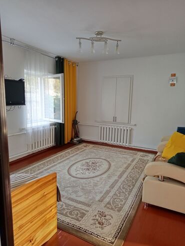 аренда ыссык кол: 60 м², 4 комнаты, Подвал, погреб, Забор, огорожен