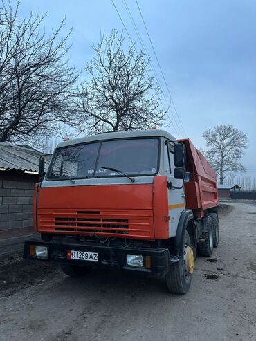 Другой строительный транспорт: Самосвал КАМАЗ, трехосный (6x4), оранжевый кузов. Основные — 10