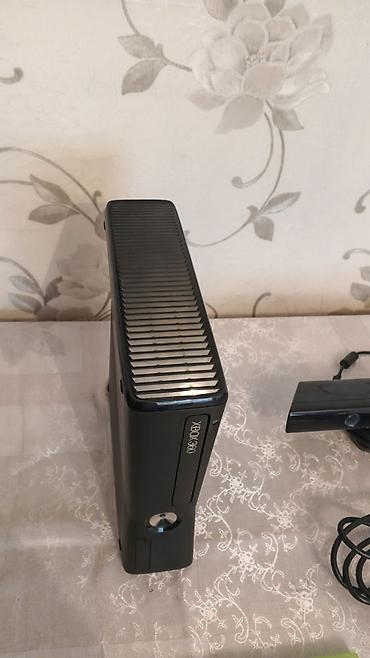 x box 360: Xbox 360 (Slim) oyun konsolu paketi Komplekt: - Xbox 360 Slim konsolu — 4
