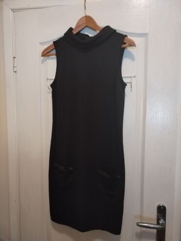 haljinice na bretele: Haljina sa kragnicom u crnoj boji. Veličina S sa elastinom