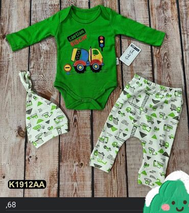 Kompleti: Dečiji kompletici 
3 KOMPLETA 2000 din — 25