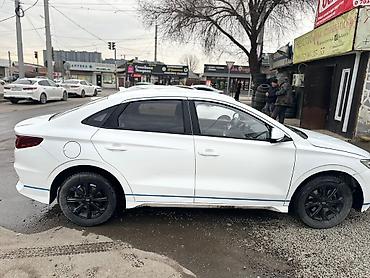 BYD: BYD E3: 2020 г., Седан — 10