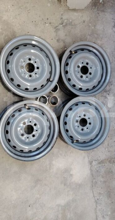 Disklər: İşlənmiş Disk VAZ (LADA) R 13, 4 Boltlu