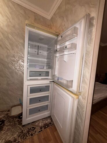 Soyuducular: 2 qapılı Samsung Soyuducu Satılır, rəng - Ağ — 9