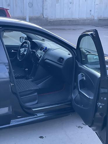 Volkswagen: Volkswagen Polo: 2010 г., 1.6 л, Механика, Бензин, Седан — 10