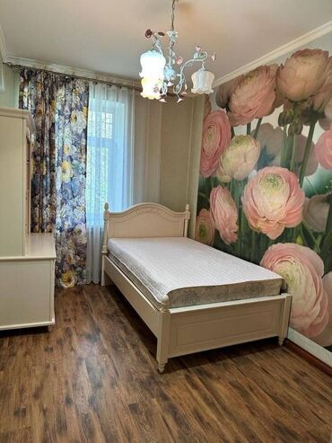 квартира советский: 3 комнаты, 70 м², Сталинка, 2 этаж, Старый ремонт