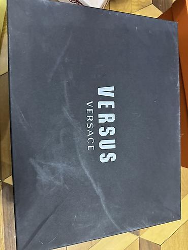 Tuflilər: Original Versace Versus. 650 manata alınıb. Mavi dəri metal dekorlu — 5