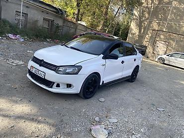 Транспорт: Volkswagen Polo: 2014 г., 1.6 л, Механика, Газ, Седан — 1