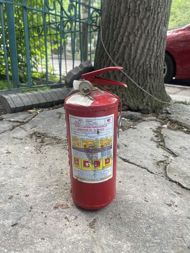 Другие автозапчасти: Огнетушитель