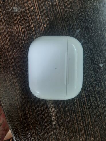 правое ухо айрподс: Зарядный кейс для наушников Apple AirPods 3 ПОКОЛЕНИЕ, Мвыполненный в