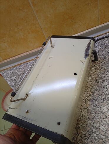 Kaloriferi: Električni grejač/ventilator (toplotni ventilator – “kalorifer”) za — 4