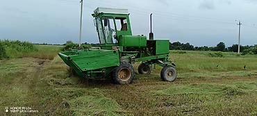 235 50 16: Yaşıl rəngli özünüidarə edən biçən-kəsən (swather/windrower) kənd — 1