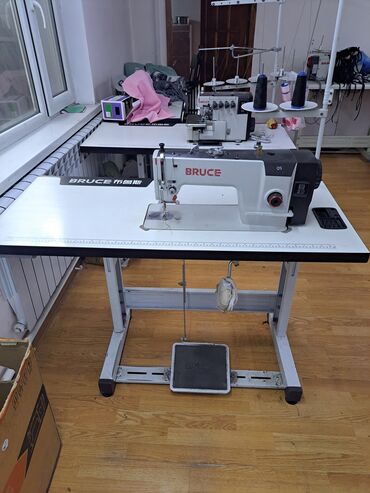 швейные машынка: Швейная машина Швейно-вышивальная, Полуавтомат
