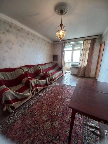 Аренда квартир: Mənzil satılır mərkəzdə inşaatçılar metrosuna yaxın ərazidə. Mərkəzi — 1