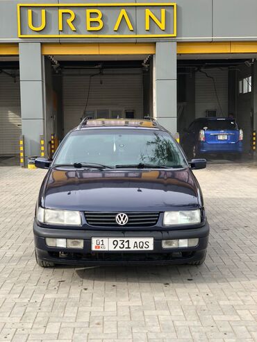 folksvagen passat b3: Volkswagen Passat: 1996 г., 1.6 л, Механика, Бензин, Универсал