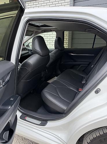 Продажа авто: Toyota Camry: 2019 г., 2.5 л, Вариатор, Гибрид, Седан — 7