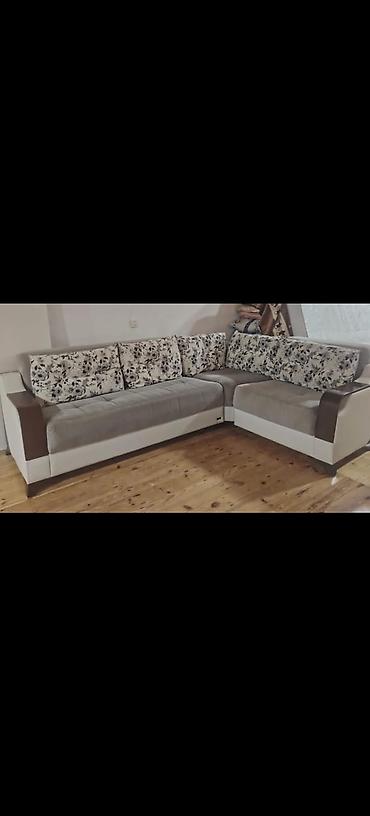 Divan satilir. Olcu. 2.x280 *Saloglu firmasinindi.* *Qiymeti 350 Azn*